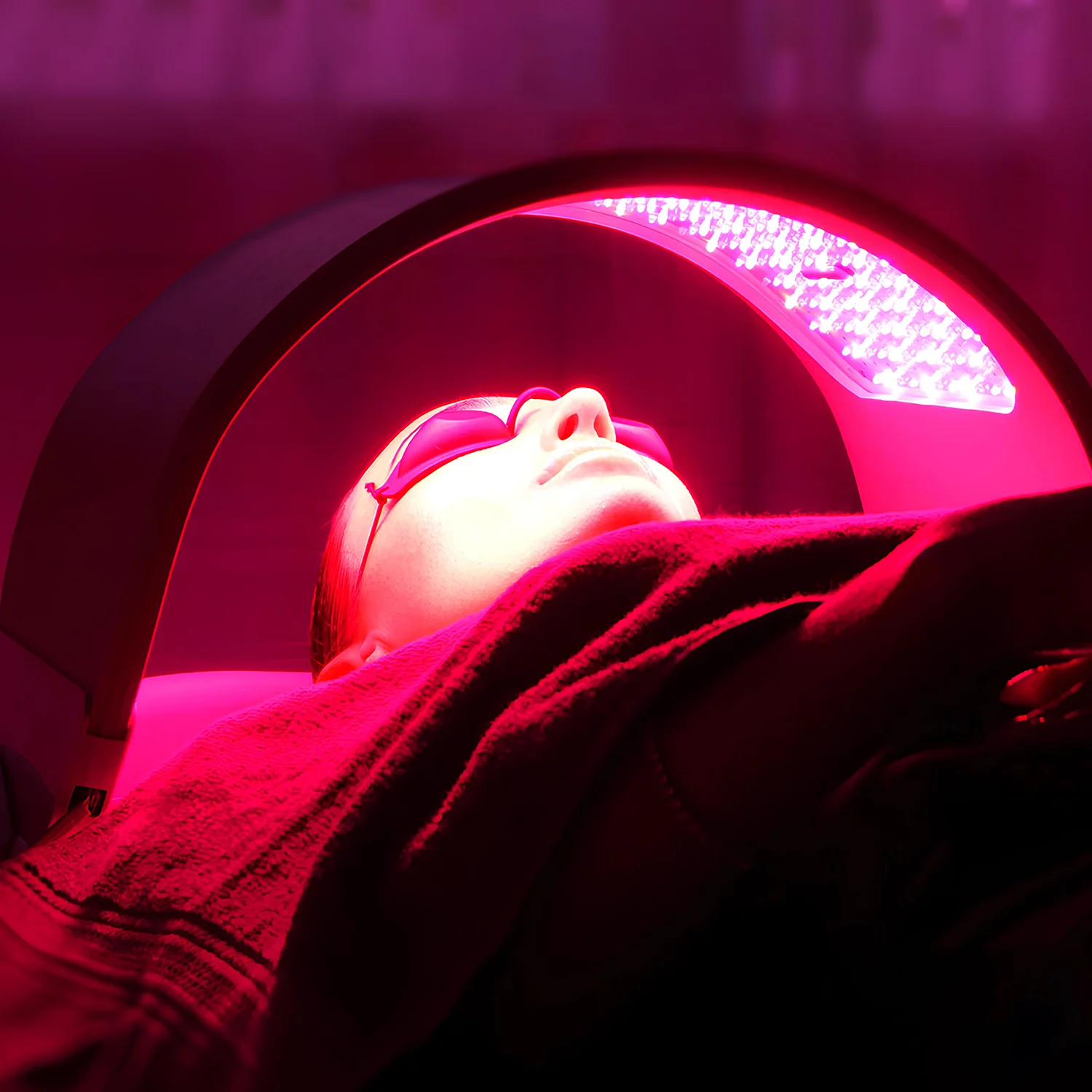 LED Red Light Therapy Machine - Image 9