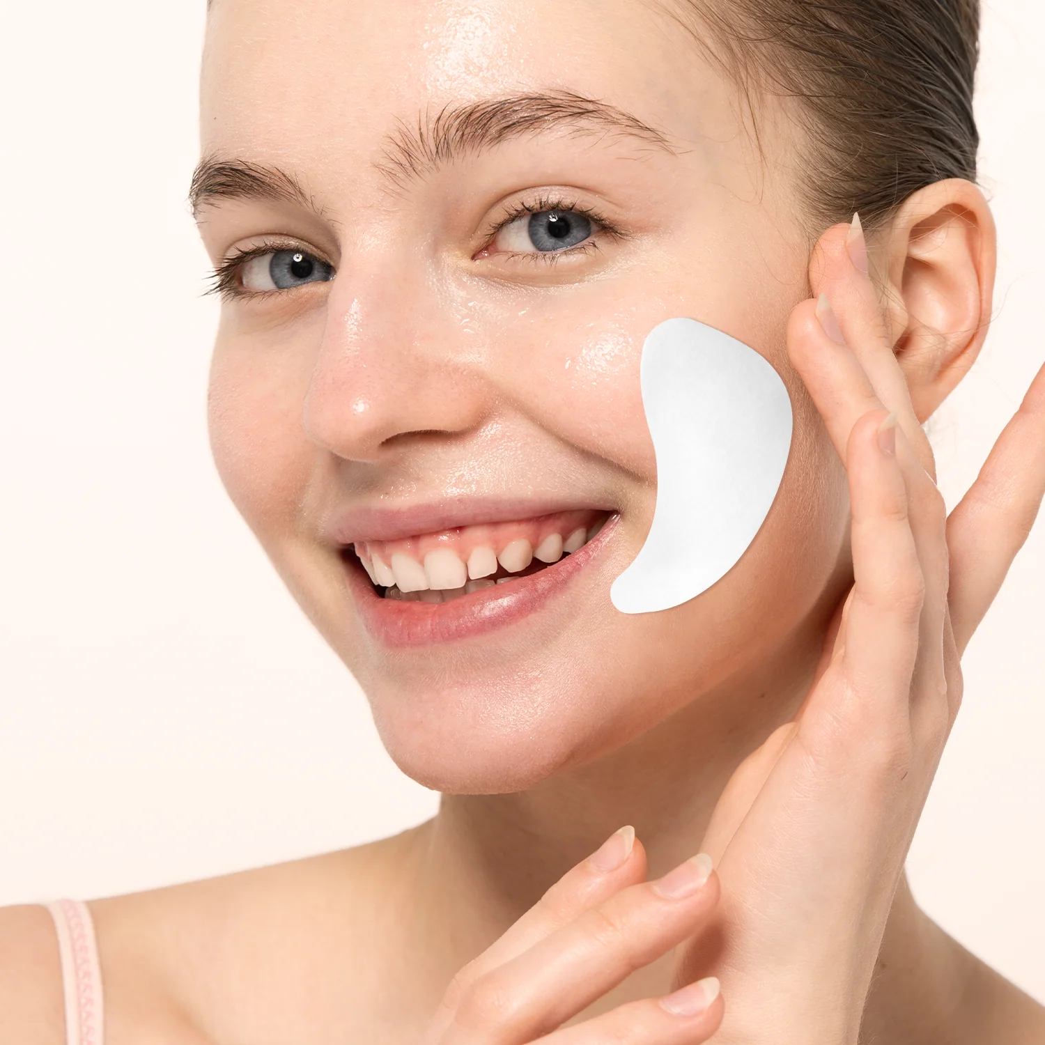 Megelin Micro-Infusion Smile Line Patches - Image 6